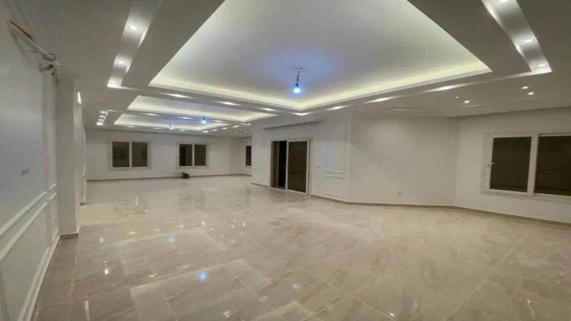 Exceptional 170m Apartment with Full Amenities