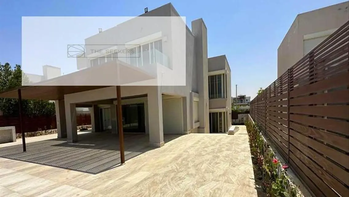 فيلا فاخرة بمساحة متر مربع للبيع