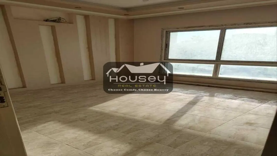 Luxury Villa in Hyde Park