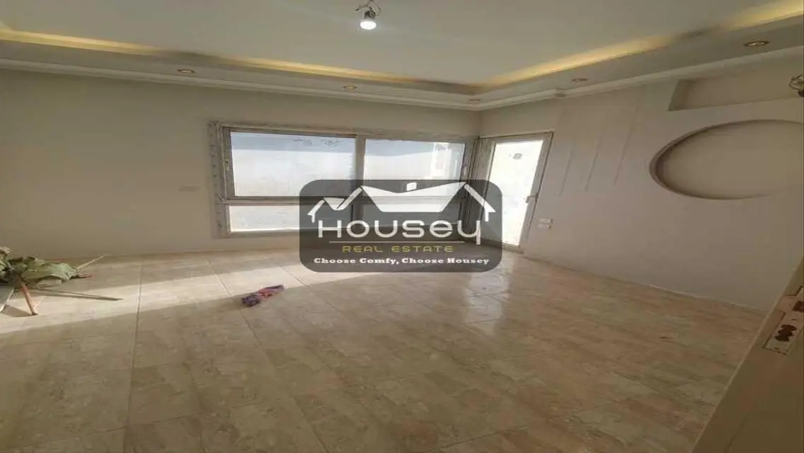 Luxury Villa in Hyde Park