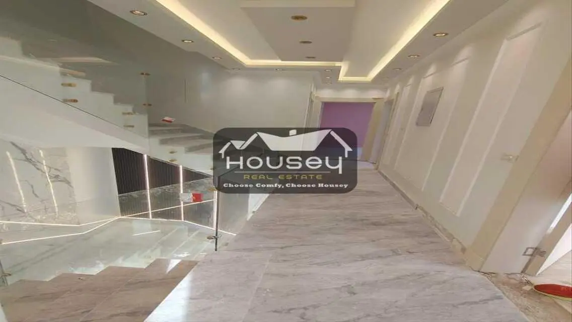 Luxury Villa in Hyde Park