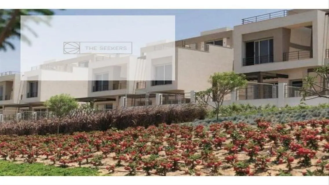 Luxurious Villa with Private Pool and Garden in the Heart of the City
