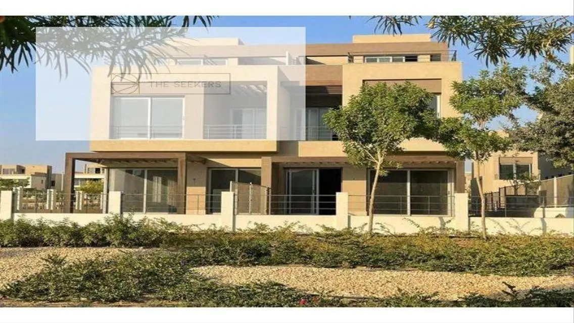 Luxurious Villa with Private Pool and Garden in the Heart of the City