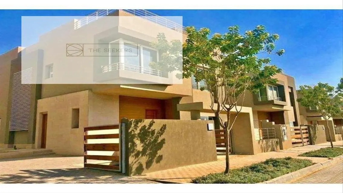 Luxurious Villa with Private Pool and Garden in the Heart of the City