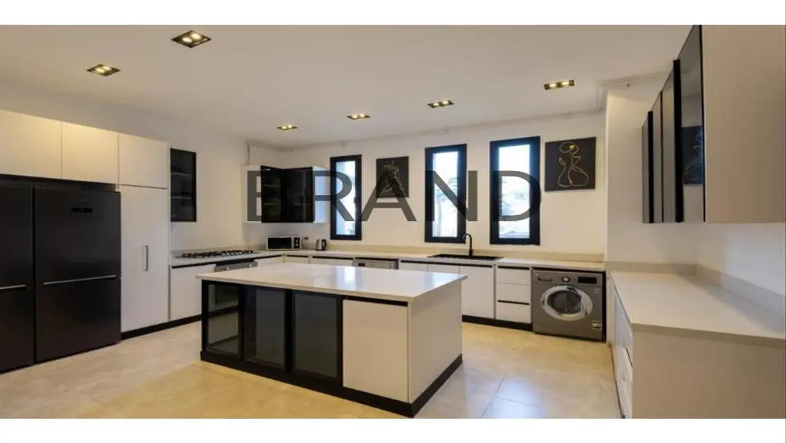 Luxury Villa for Sale - 1000 sqm with 5 Bedrooms