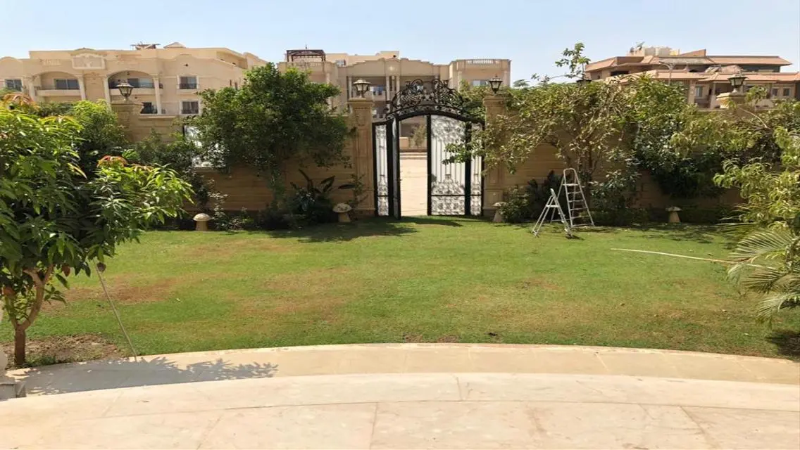شقة فاخرة للبيع مع إطلالة رائعة