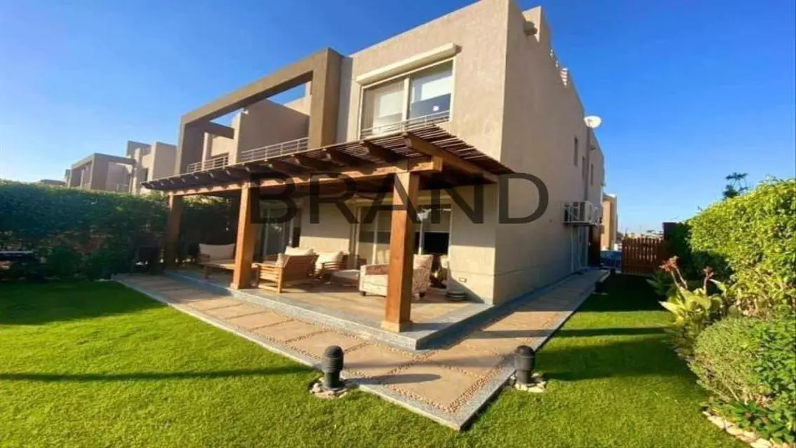 Luxurious House with Private Pool and Garden