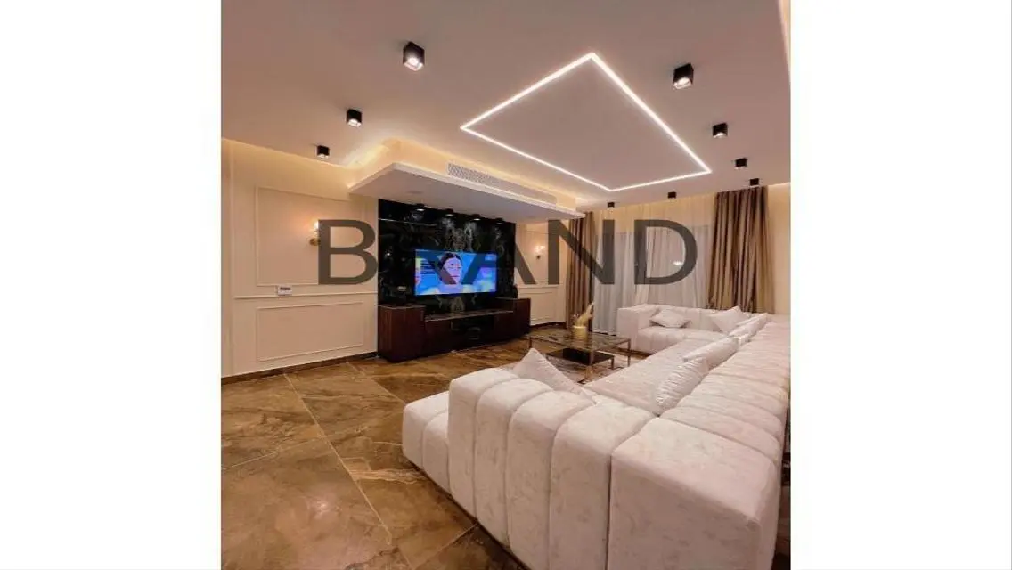Luxurious House with Private Pool and Garden