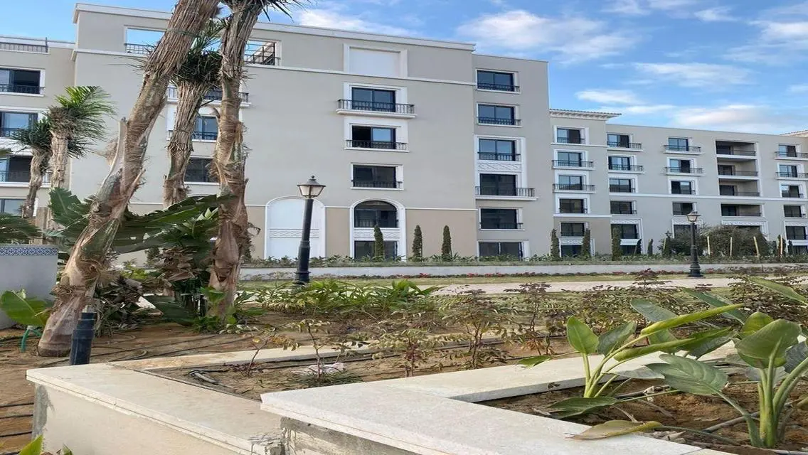 Luxury Apartment in Village West Sheikh Zayed - 175 sqm