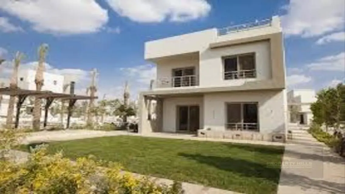 Luxurious House with Private Garden and Pool