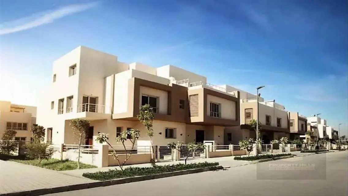 Luxurious House with Private Garden and Pool