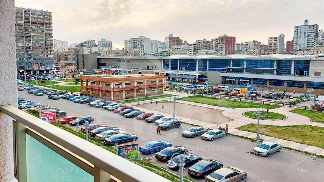 شقة مميزة للبيع ب300 متر في قلب المدينة