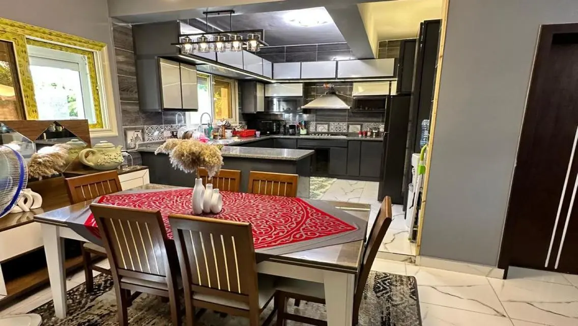 Luxury Apartment for Sale, 250 sqm in a Prime Location