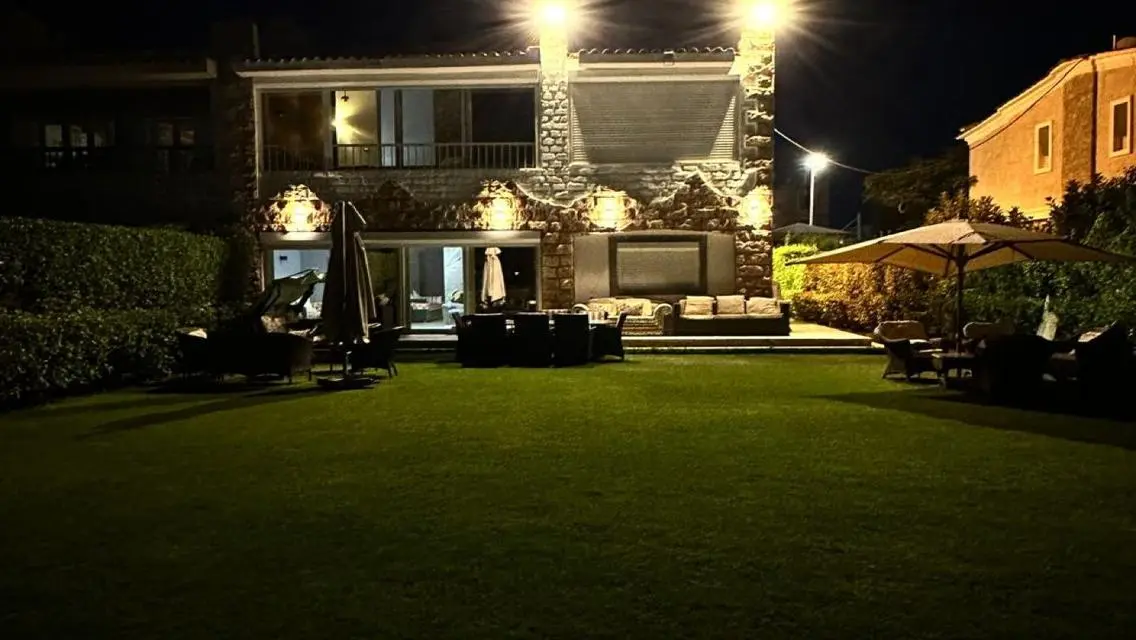 Luxury Apartment for Sale, 250 sqm in a Prime Location