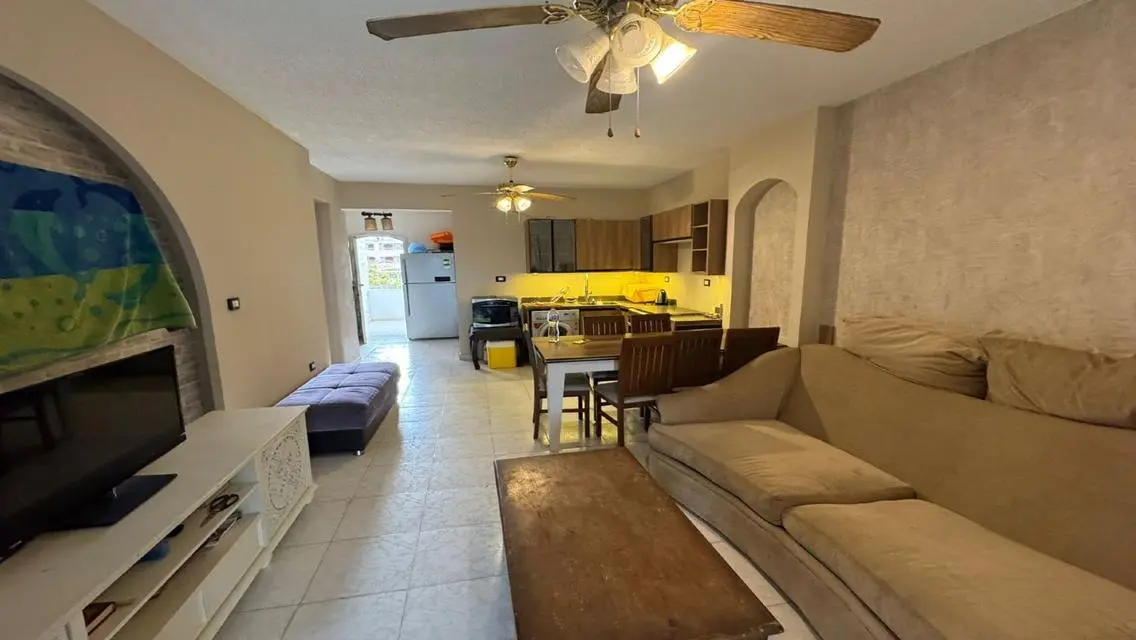 Luxury Apartment for Sale - 6 Bedrooms and 3 Bathrooms