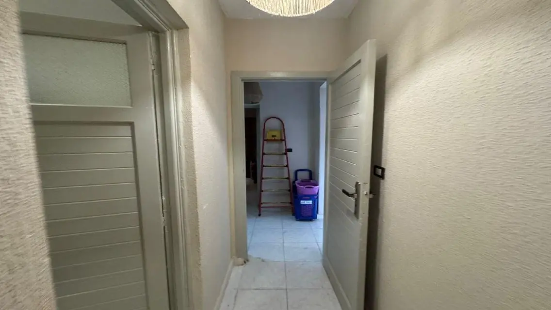 Luxury Apartment for Sale - 6 Bedrooms and 3 Bathrooms