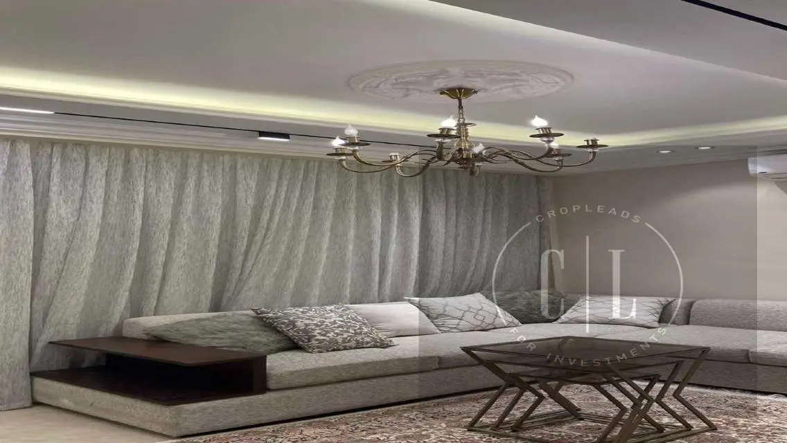 Luxurious Apartment 192 m² with Private Garden and Pool
