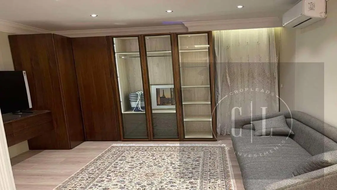 Luxurious Apartment 192 m² with Private Garden and Pool