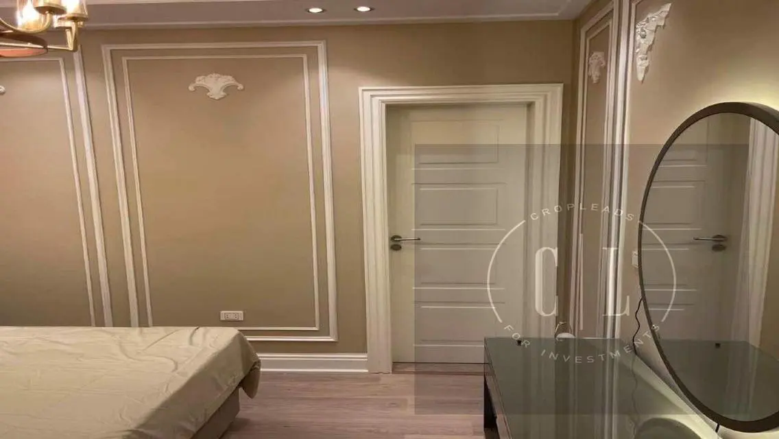 Luxurious Apartment 192 m² with Private Garden and Pool
