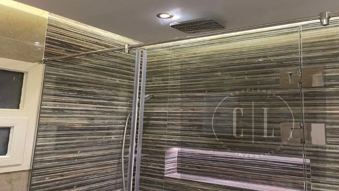 Luxurious Apartment 192 m² with Private Garden and Pool