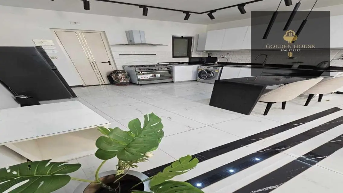 Lake View Apartment - 2 Bedrooms with Spacious Layout