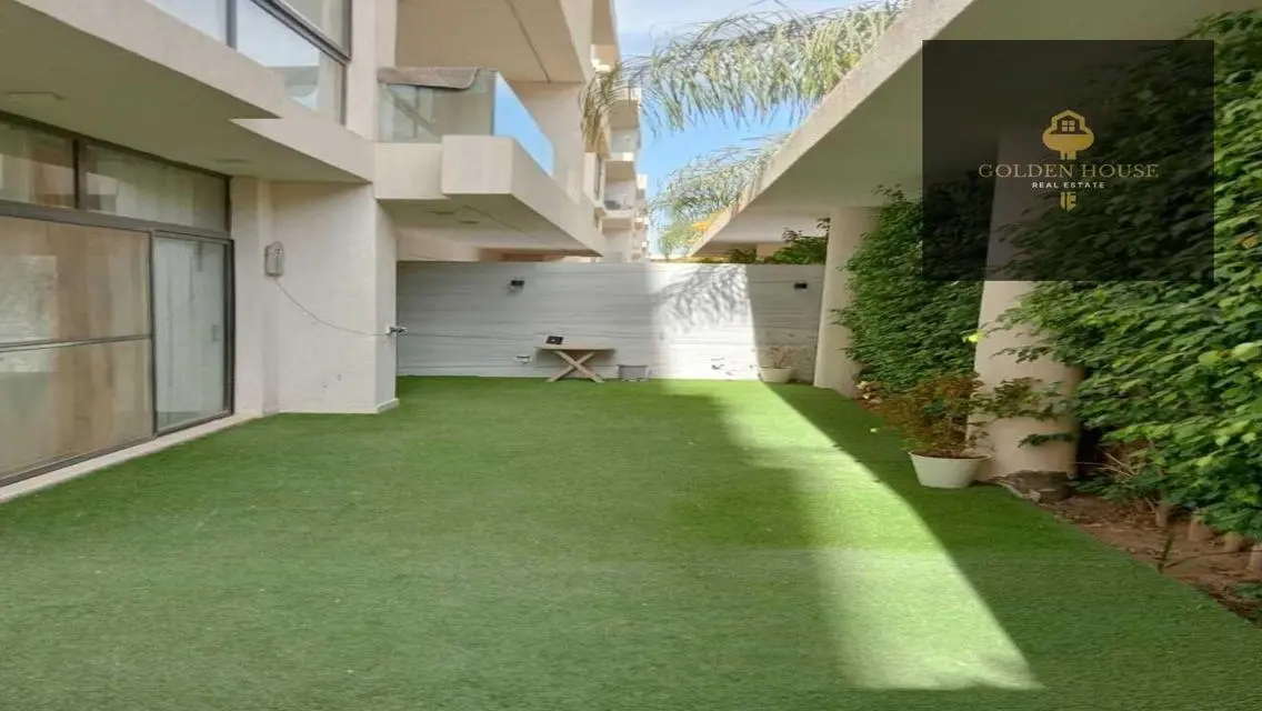 Lake View Apartment - 2 Bedrooms with Spacious Layout
