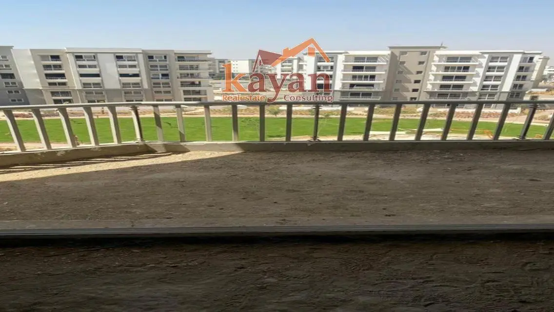 شقة فاخرة للبيع مع خدمات مميزة