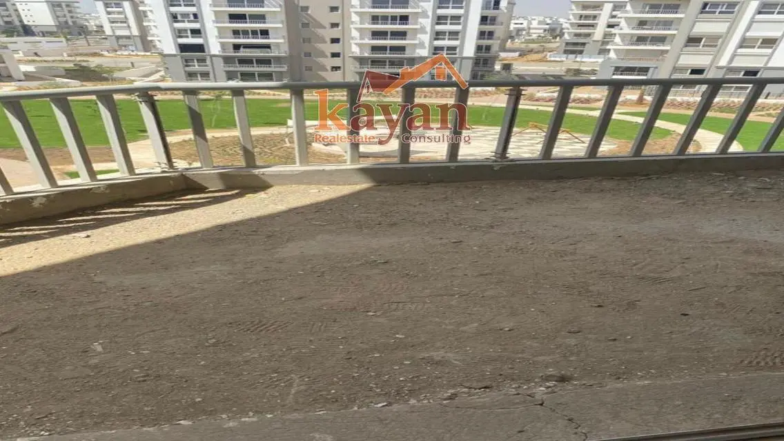 شقة فاخرة للبيع مع خدمات مميزة