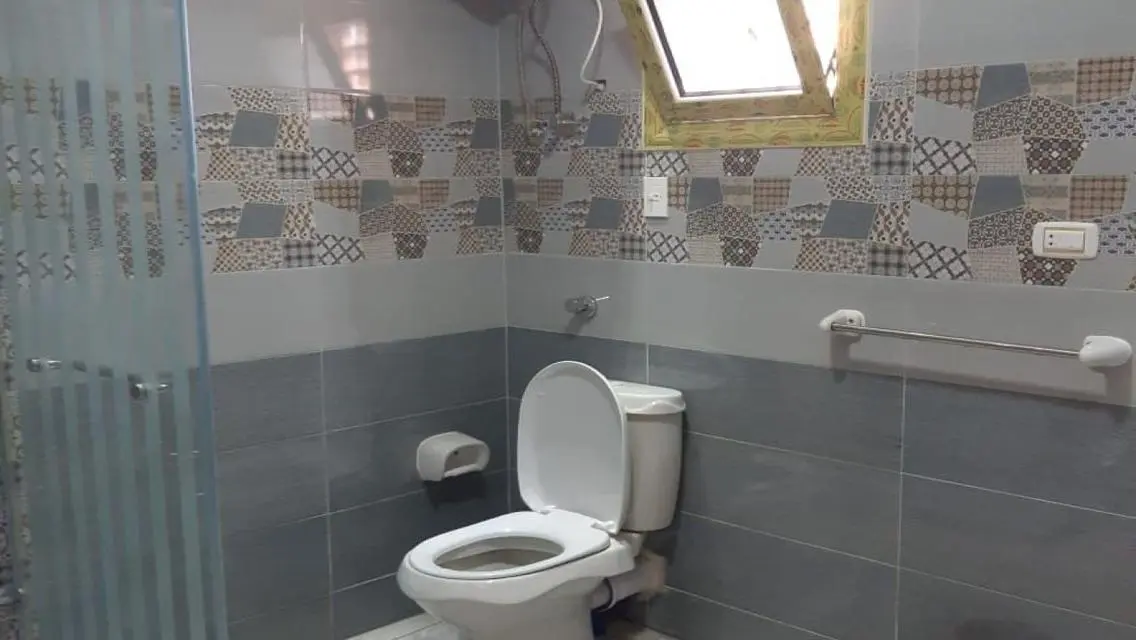 Luxury 3-Bedroom Apartment with Lake View and Shared Pool