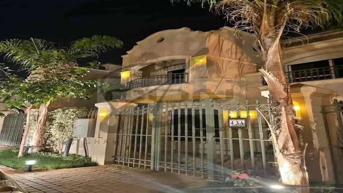 Luxury Villa with Spacious Design in the Heart of the City