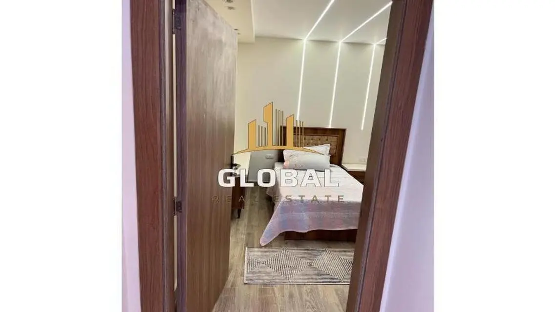 Stylish Apartment in Lakes Area - Code: 126-1422