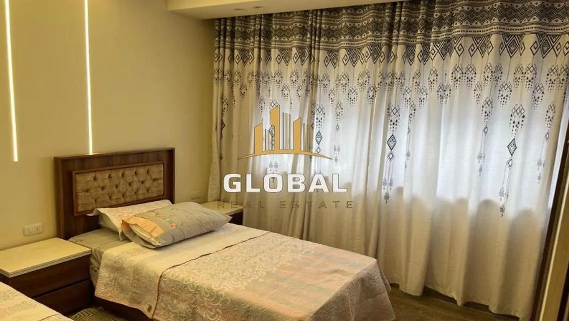 Stylish Apartment in Lakes Area - Code: 126-1422