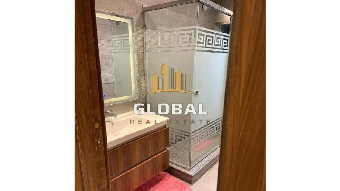 Stylish Apartment in Lakes Area - Code: 126-1422