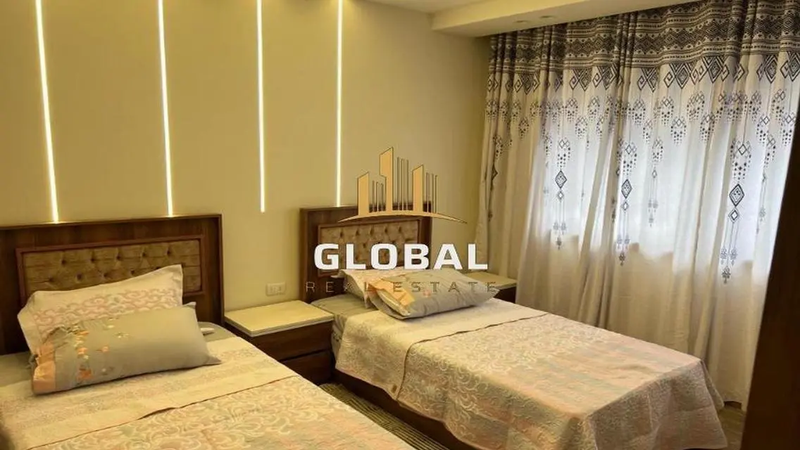 Stylish Apartment in Lakes Area - Code: 126-1422