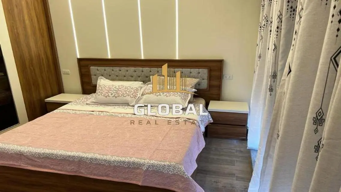 Stylish Apartment in Lakes Area - Code: 126-1422
