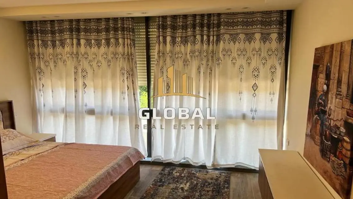 Stylish Apartment in Lakes Area - Code: 126-1422