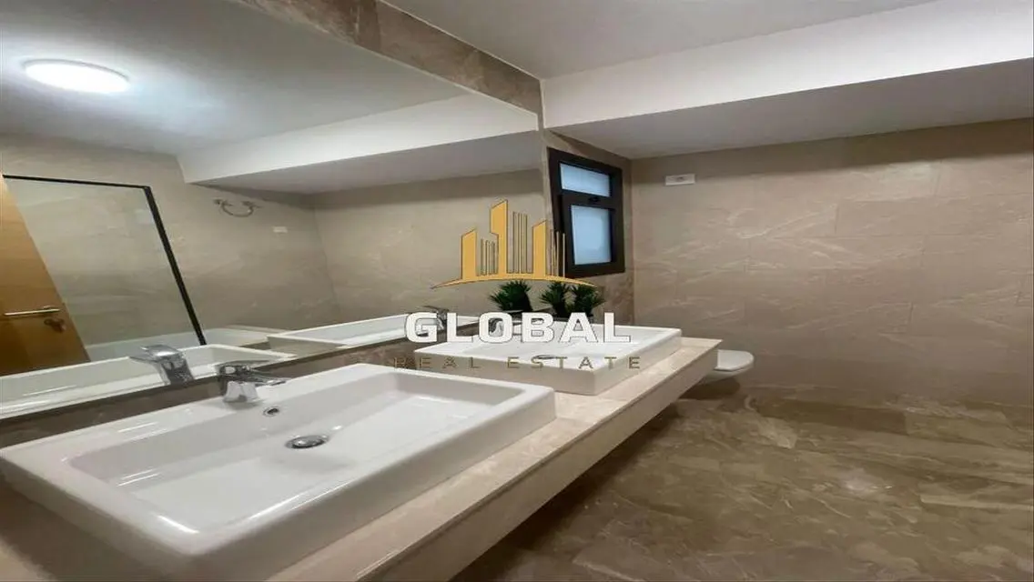 Stunning Apartment in Prime Location for 100000