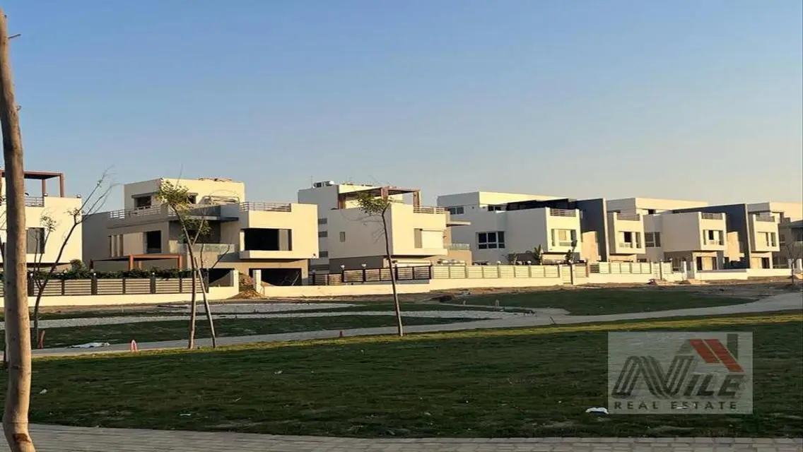 منزل فاخر 5 غرف نوم للبيع بجانب النيل
