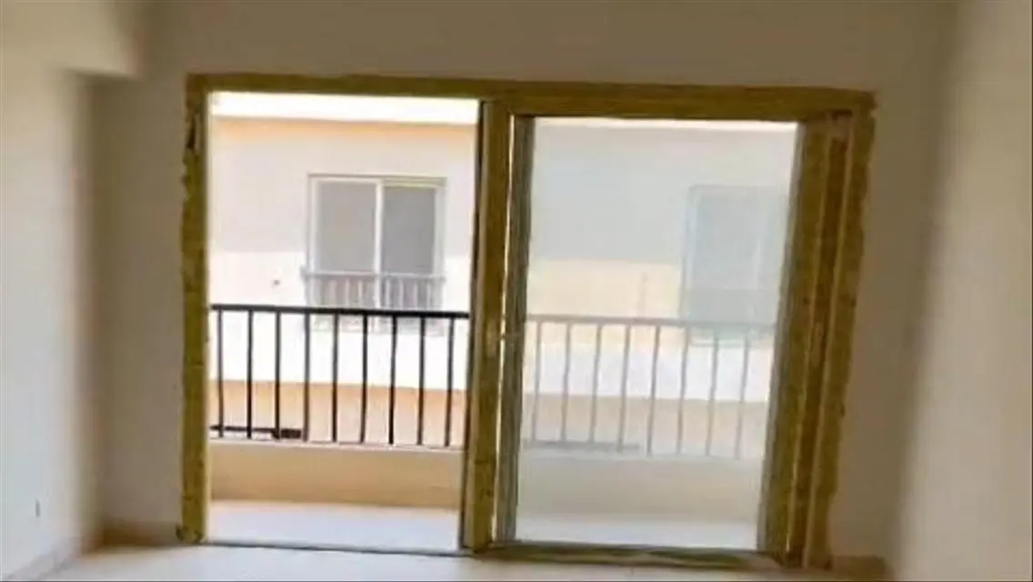 Property for Sale in NU1073 with Balcony and Wall Cabinets