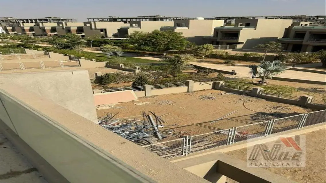 فيلا فاخرة للبيع بمساحة واسعة