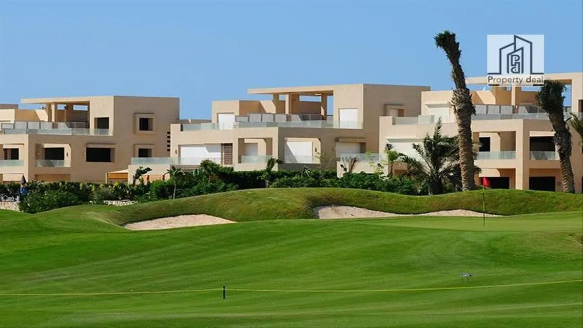 Exclusive Investment Opportunity: Luxury Apartment with Lake View