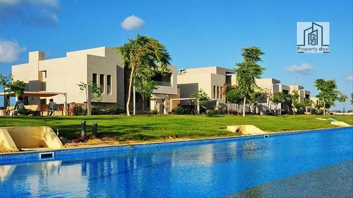 Exclusive Investment Opportunity: Luxury Apartment with Lake View