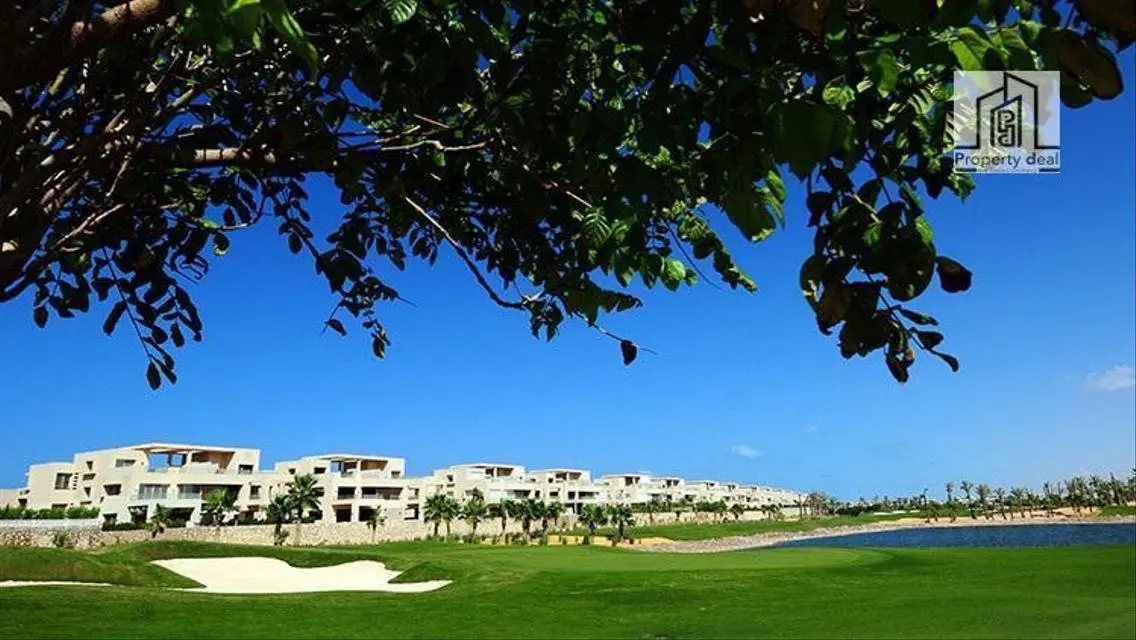 Exclusive Investment Opportunity: Luxury Apartment with Lake View