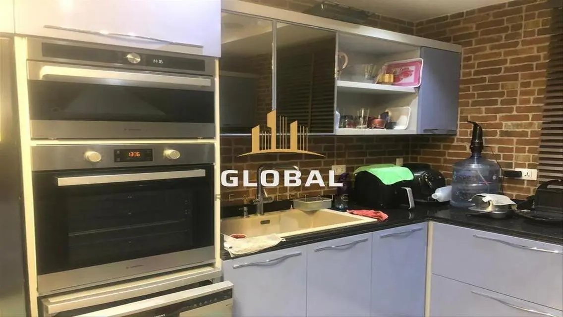 شقة فاخرة للبيع بسعر مغري في موقع متميز