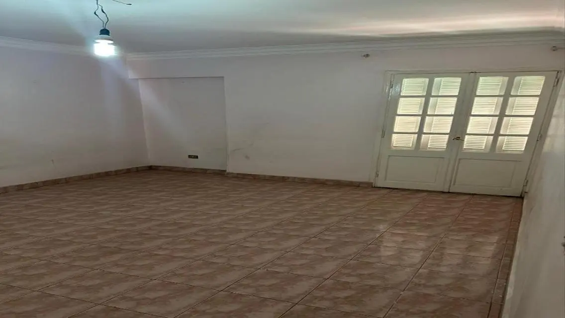 عقار متميز للبيع بمساحة مناسبة