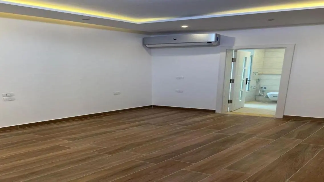 Luxury Apartment for Sale at 60000 with All Amenities