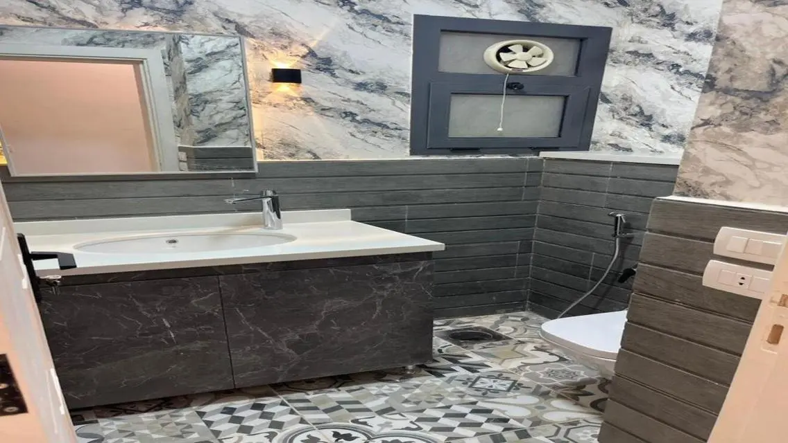 Luxury Apartment for Sale at 60000 with All Amenities