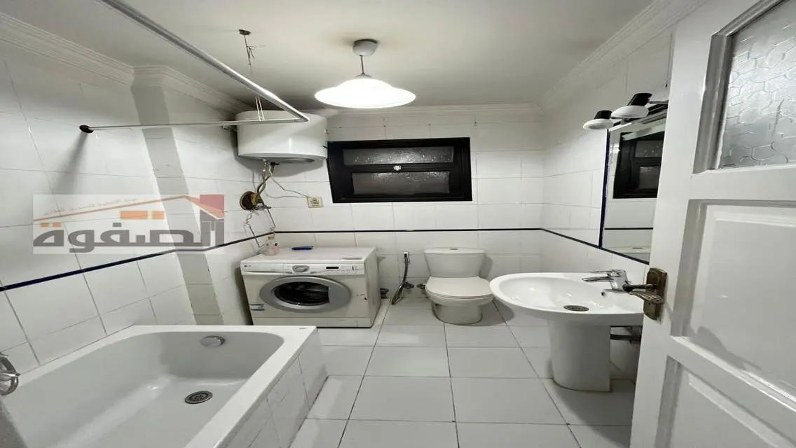 Spacious Apartment for Rent with Kitchen Facilities and Balcony