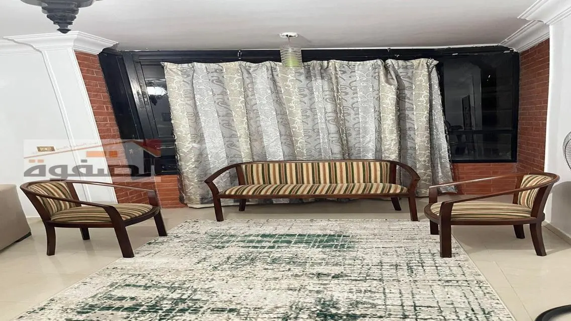 Spacious Apartment for Rent with Kitchen Facilities and Balcony