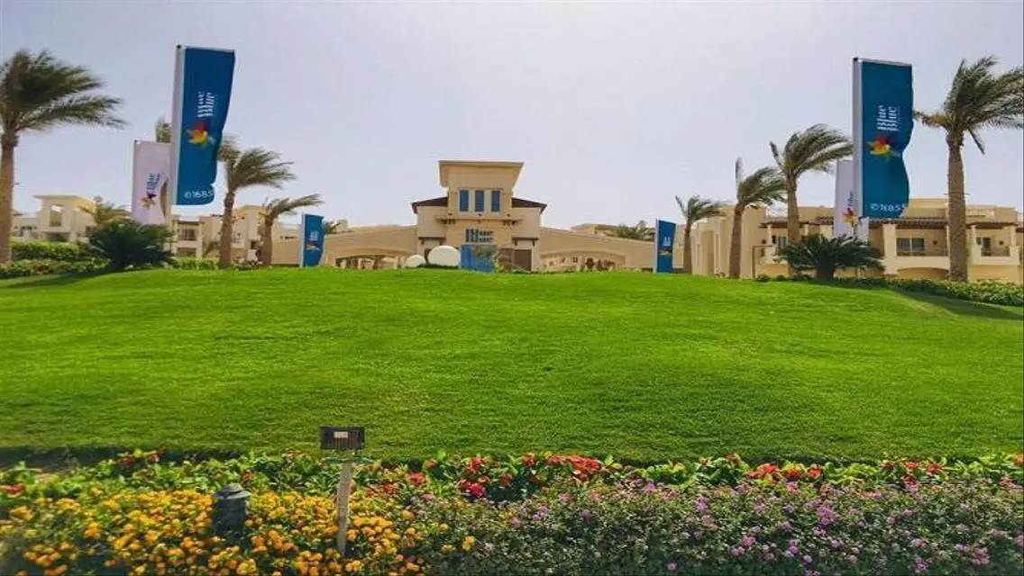 فيلا فاخرة بتصميم عصري مع مسبح خاص وحديقة خاصة